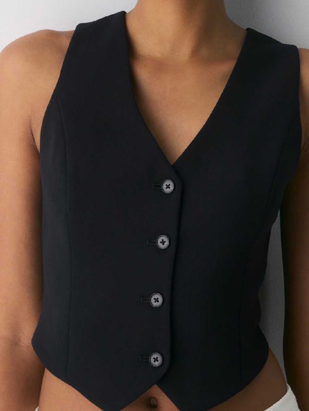 Aritzia - Wilfred Cropped Tailored Vest - Size 4 - In Good Condition - Picture 3 of 5